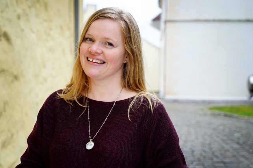 Et bilde som inneholder person

Automatisk generert beskrivelse