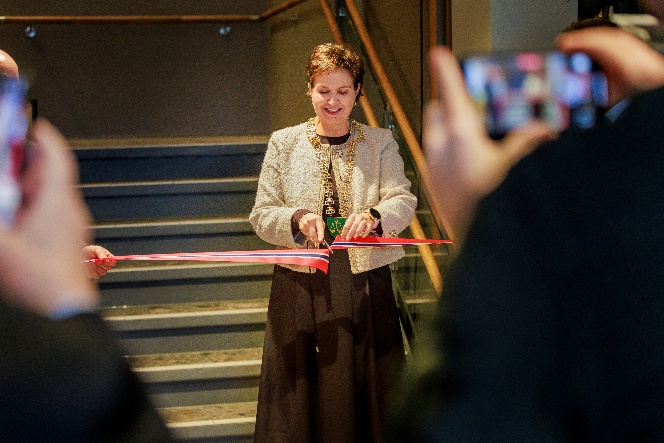 Ordfører Nina Kristengård åpnet bankens nye kontor i Eidsvoll