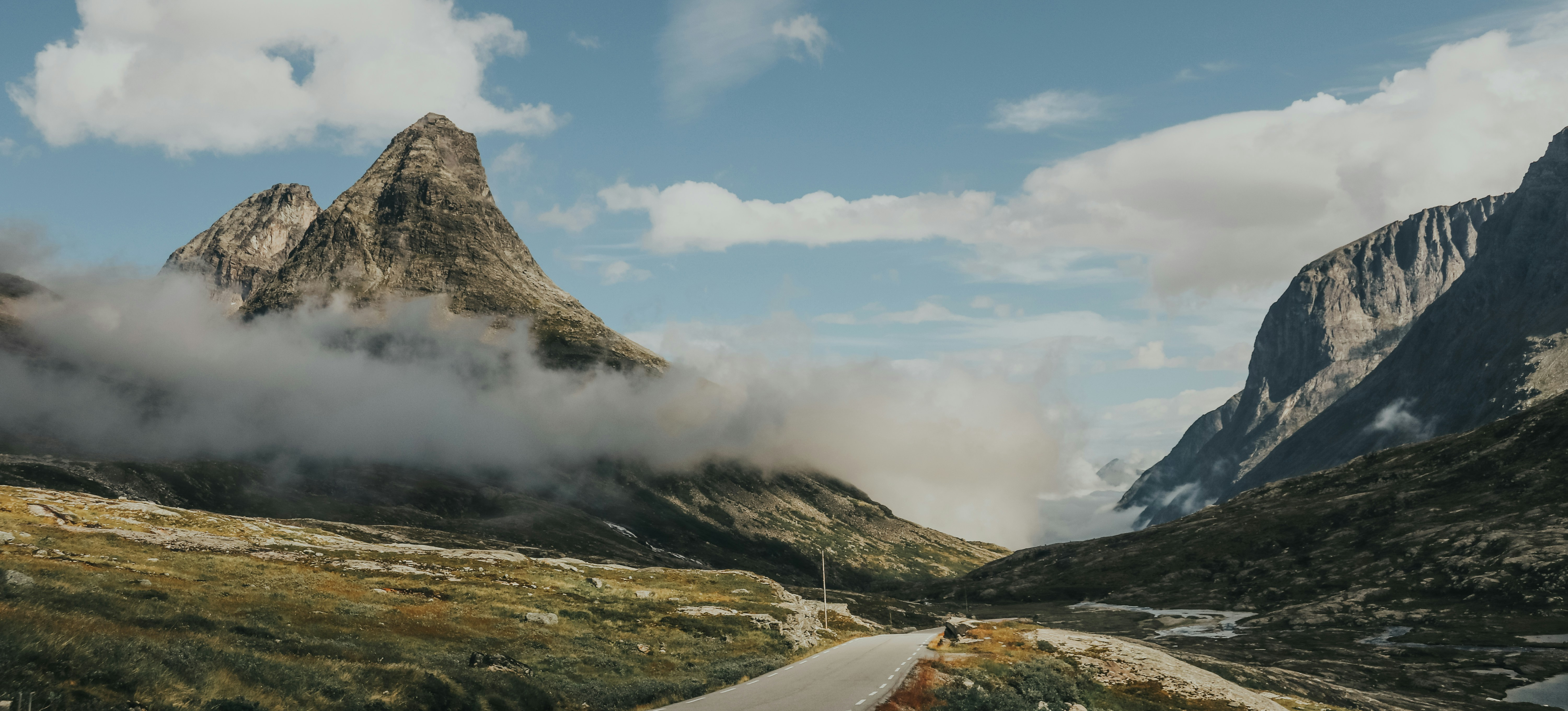 Et bilde som inneholder utendørs, sky, landskap, natur

KI-generert innhold kan være feil.