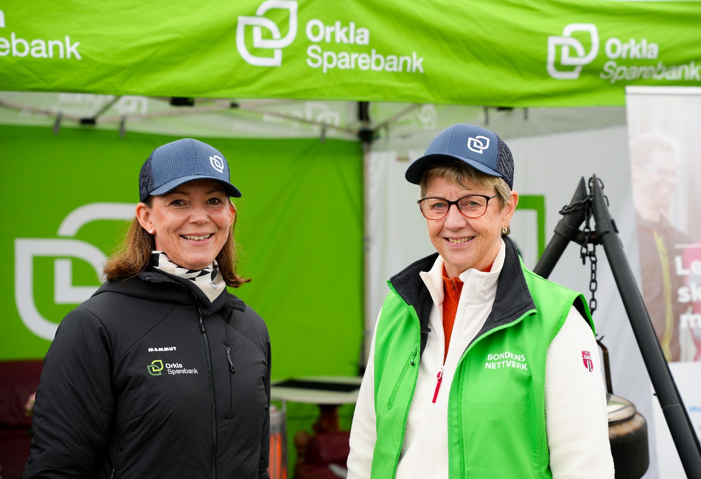 Et bilde som inneholder person, klær, Menneskeansikt, smil

KI-generert innhold kan være feil.