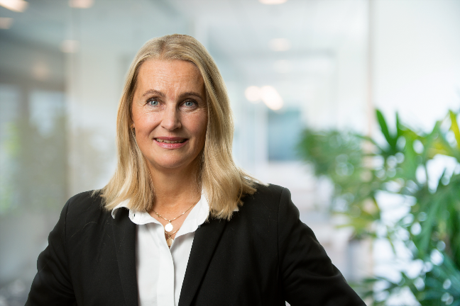 Et bilde som inneholder Menneskeansikt, klær, person, smil

KI-generert innhold kan være feil.
