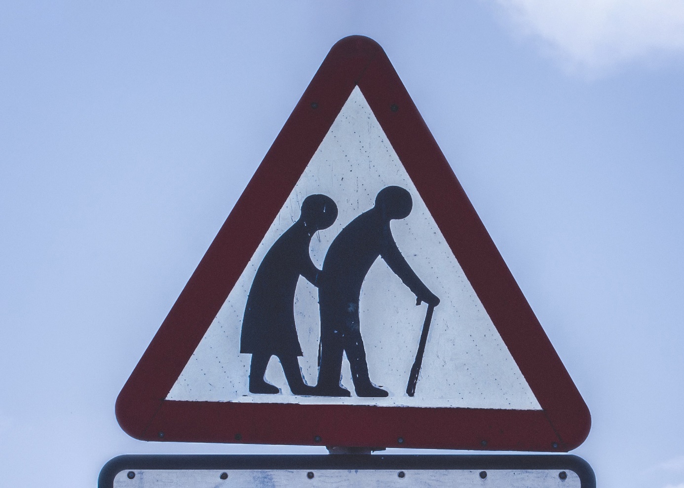 Et bilde som inneholder tekst, skilt, utendørs, himmel

Automatisk generert beskrivelse
