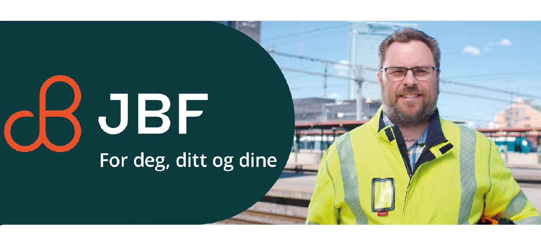 Et bilde som inneholder tekst, klær, mann, himmel

Automatisk generert beskrivelse